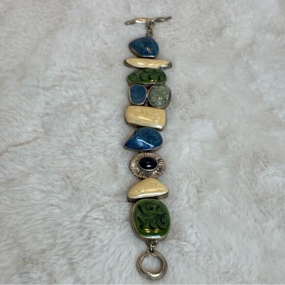 Premier Designs Jewelry - Premier Design Geo Design Enamel Cream, Green Toggle Bracelet